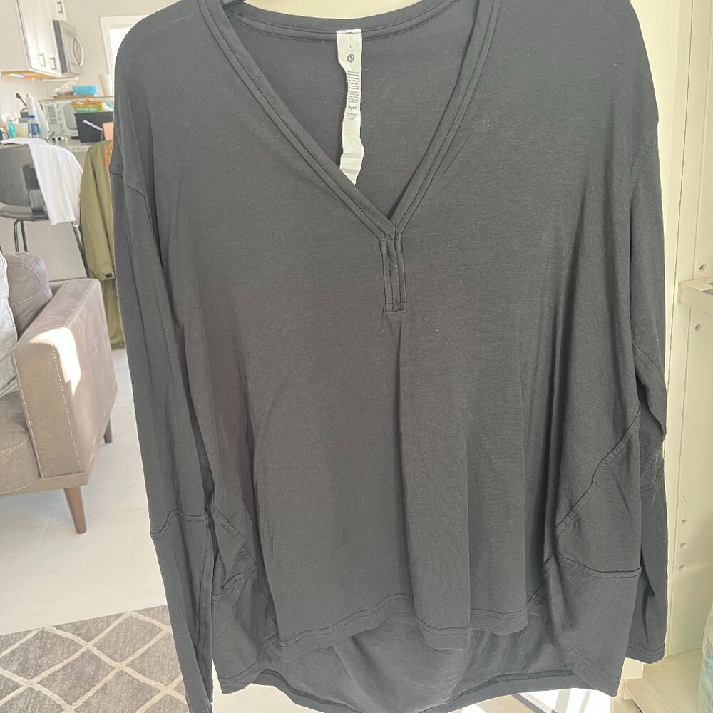 Lululemon Back In Action V-Neck Long-Sleeve Shirt